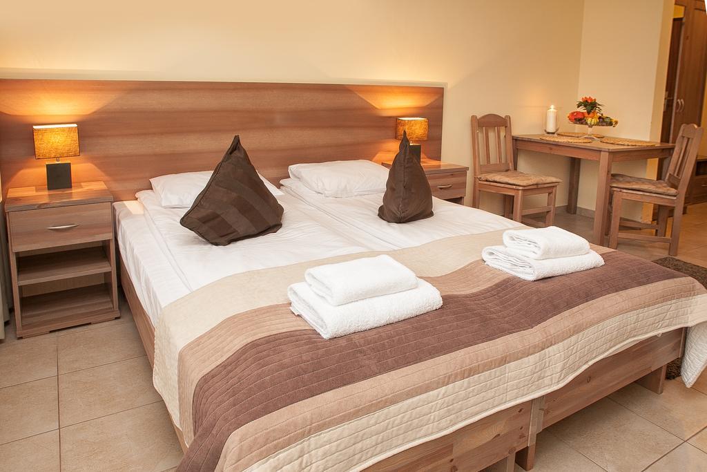 Planeta Hotel Мельно Экстерьер фото